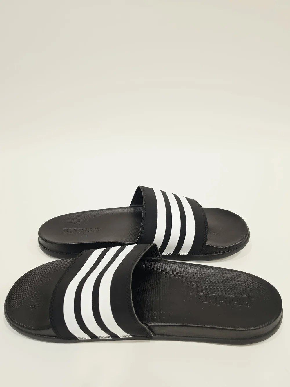Adidas Adilette Comfort Black and White Slide Sandals US Mens 8/Womens 9